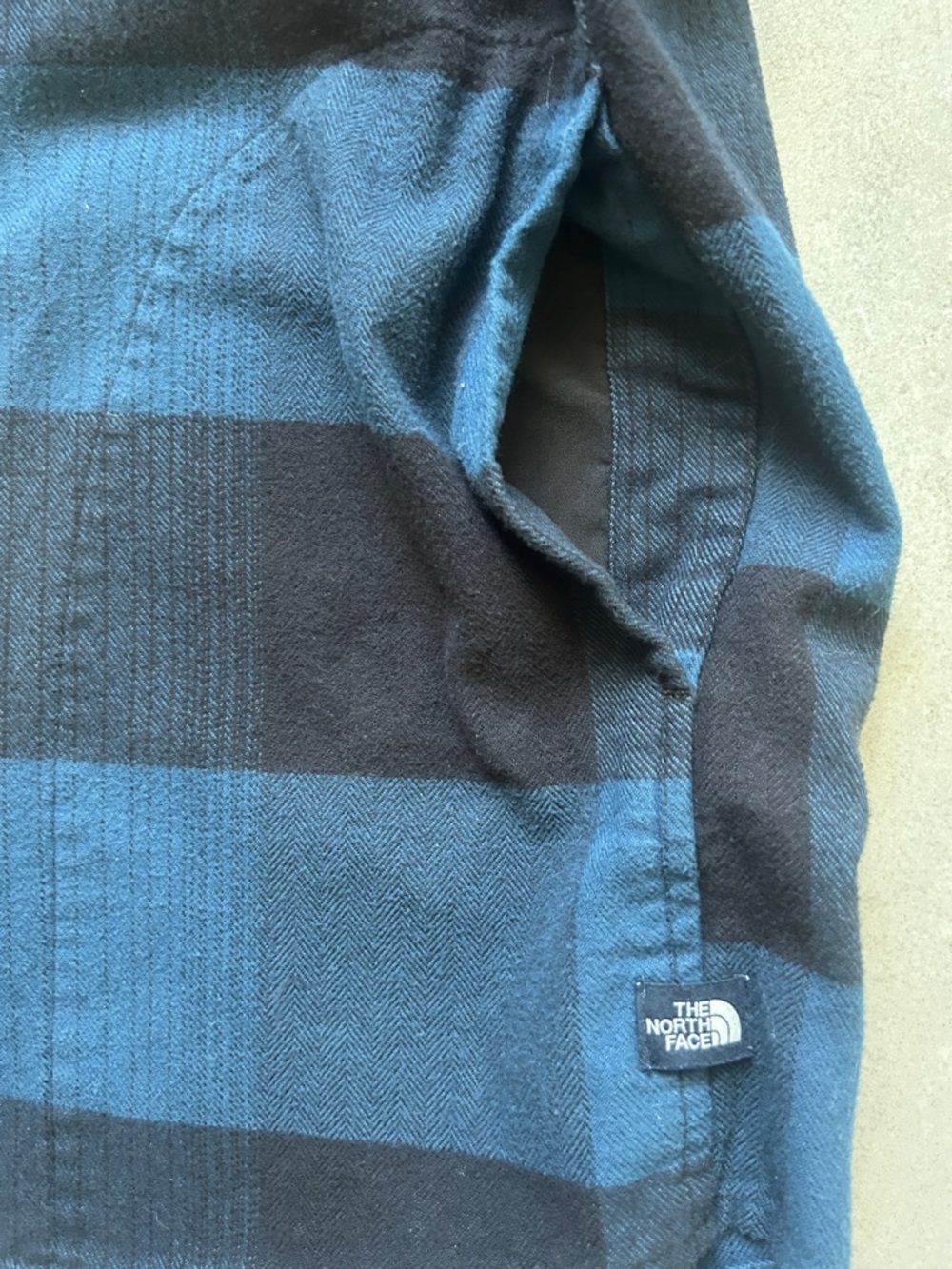 North Face / Flannel Pullover - Picture 4 of 8